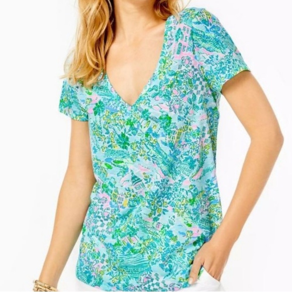 Lilly Pulitzer Etta v-neck top in Lilly Loves South Carolina print Size M